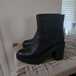 Timberland Black Leather Chunky Heel Ankle Boots